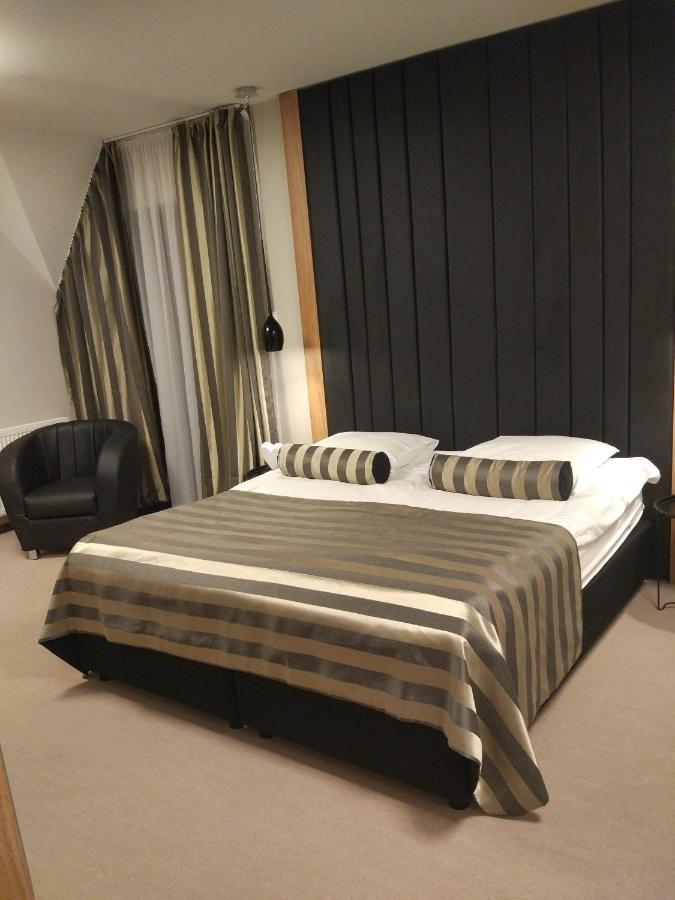 Bulwary Biznes Bed and Breakfast Mielec Exteriör bild